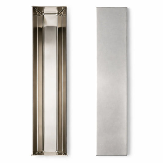 Formă terină în formă de trapez din inox AISI 304 și capac văzute de sus pe fundal alb