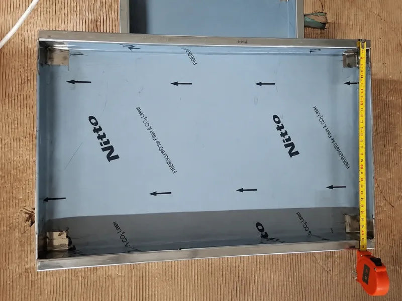 Tăvi din Inox cu Șină și Dimensiuni Atipice la Comandă