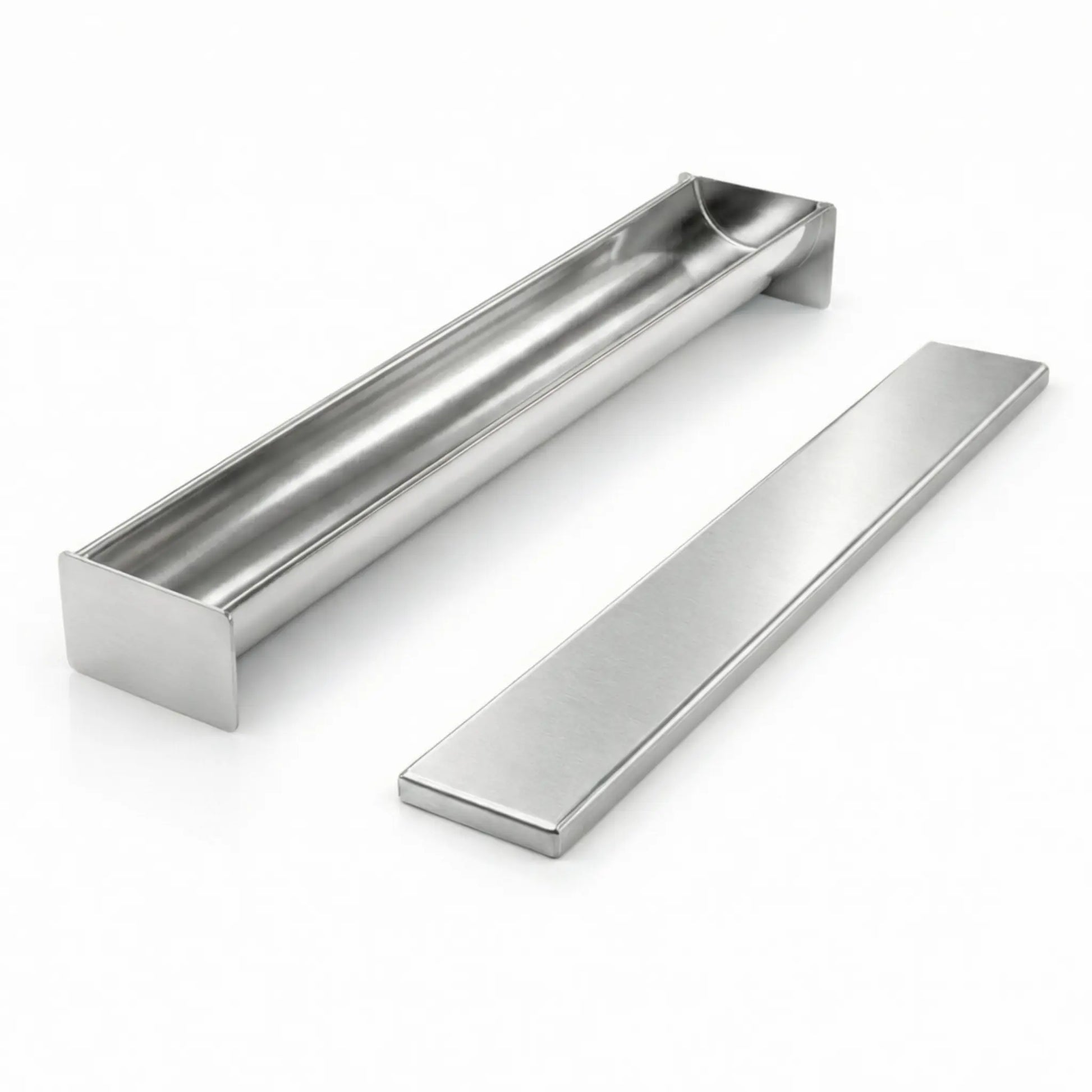Formă terină semicirculară în formă de U din inox AISI 304 cu capac pentru presare pe fundal alb