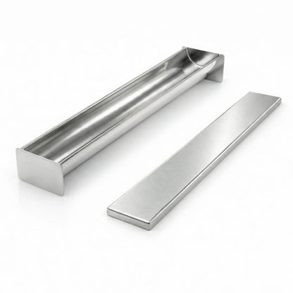 Formă terină semicirculară în formă de U din inox AISI 304 cu capac pentru presare pe fundal alb