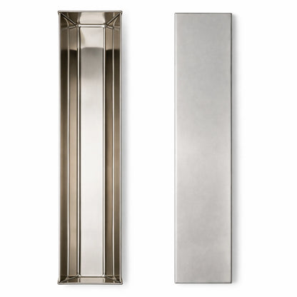 Formă terină în formă de trapez din inox AISI 304 și capac văzute de sus pe fundal alb