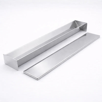 Formă terină triunghiulară din inox AISI 304 cu capac pentru presare pe fundal alb
