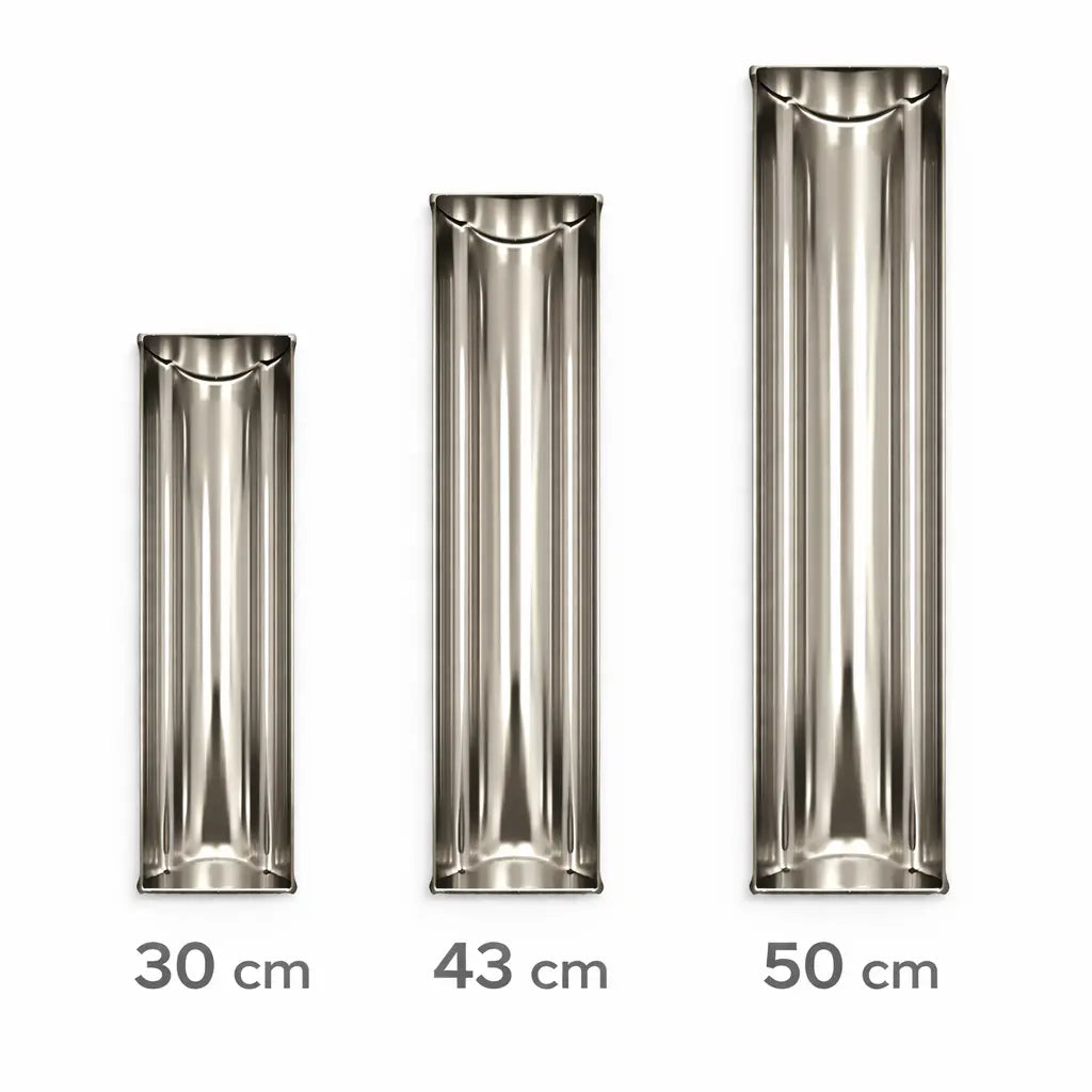 Set forme terină din inox cu profil treflă în dimensiunile de 30 cm, 43 cm și 50 cm pe fond alb