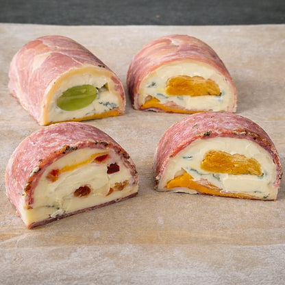 Felii de terină semicirculară model U pregătite ca aperitiv festiv