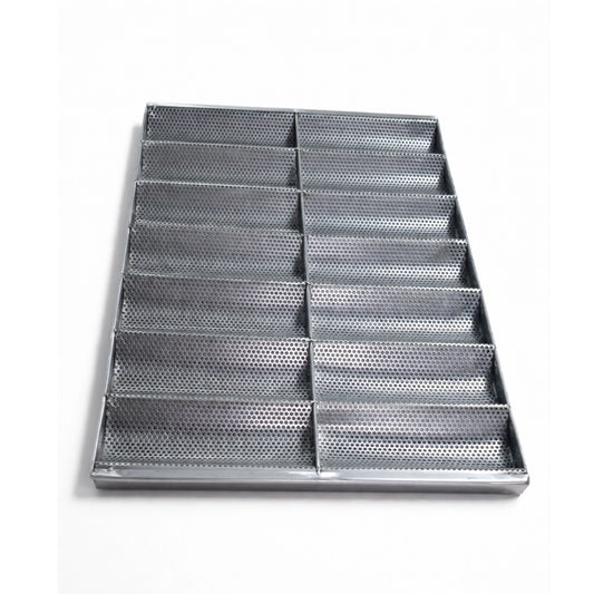 Tavă perforată pentru baghete din inox cu 14 canale, dimensiune 600x400x30 mm, vedere de sus